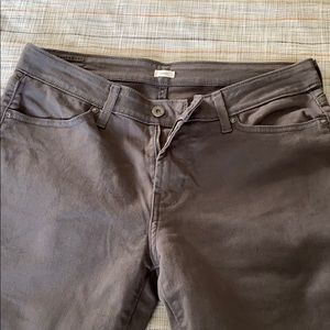 Levi’s stretch denim legging.